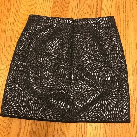 Loft Black Shimmer Flower Petal Overlay Skirt - Picture 2 of 9